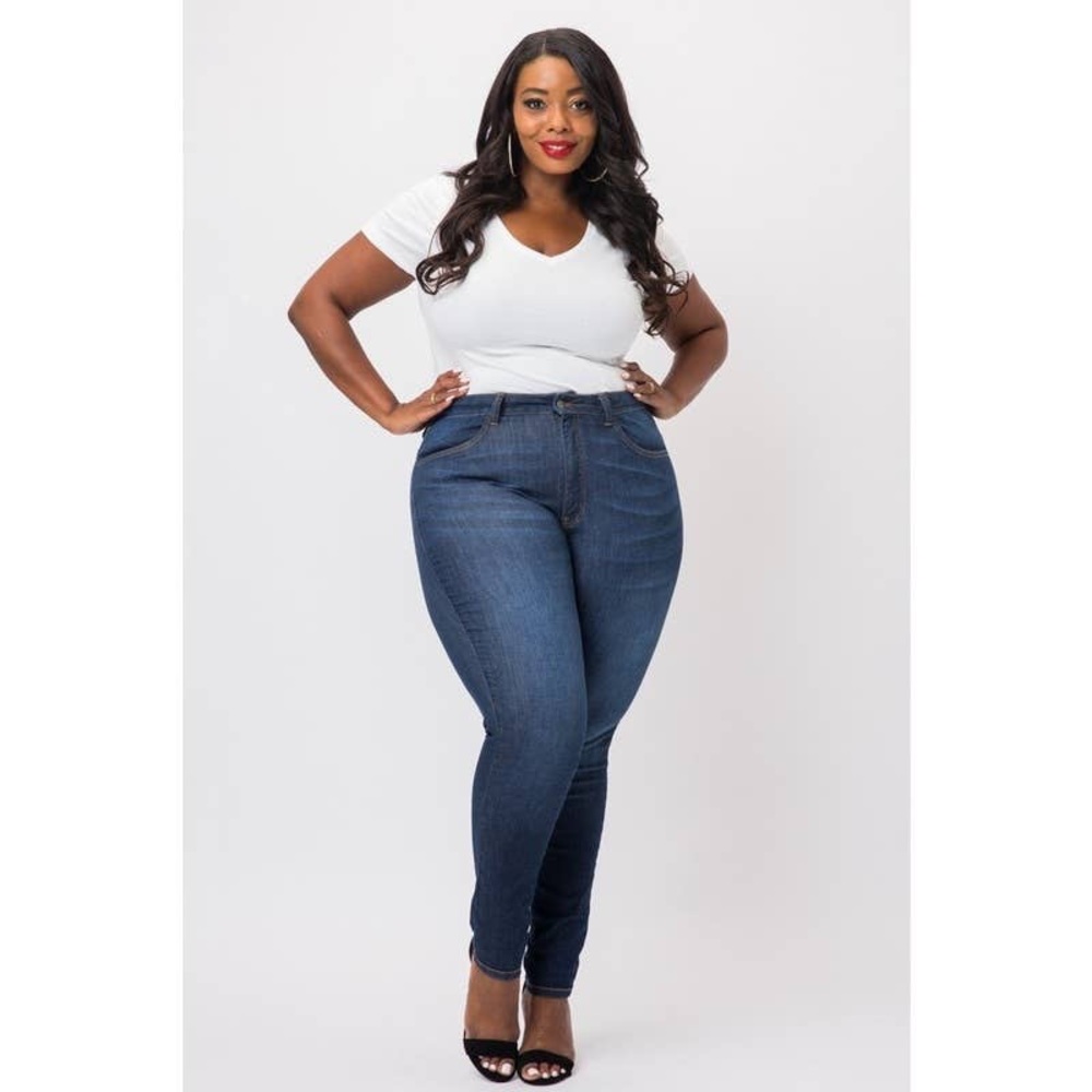 Plus Size Basic Skinny Jeans